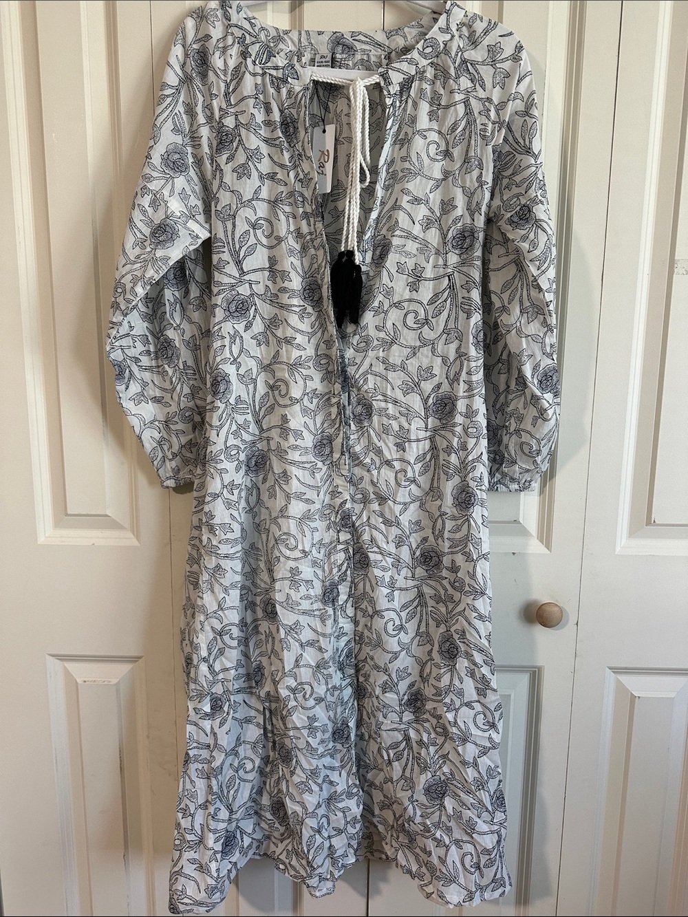 Lightweight Cotton White & Gray Floral Tie-Neck Women’s Dress s